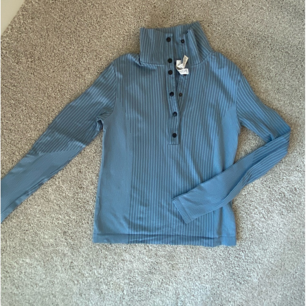 Athleta size small, in excellent condition